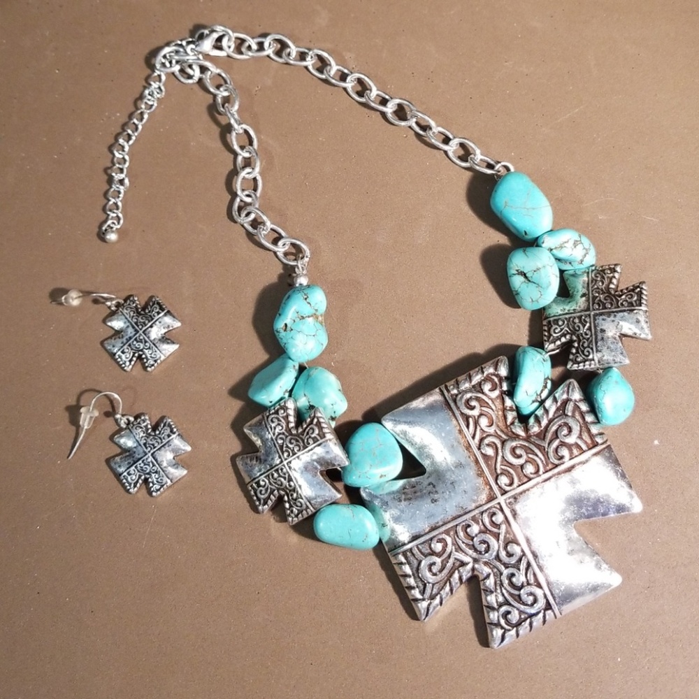 NWOT SILVERTONE FAUX TURQUOISE SET